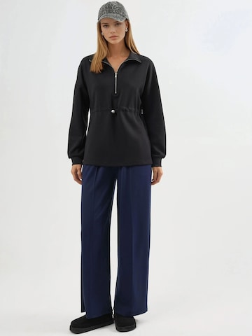 Busem - Sweatshirt em preto