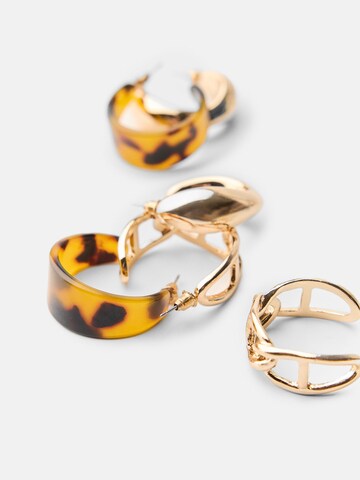 Bershka Ohrringe in Braun