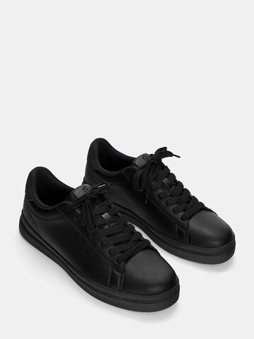 Pull&Bear Platform trainers in Black