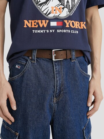 Tommy Jeans Belt in Brown: front