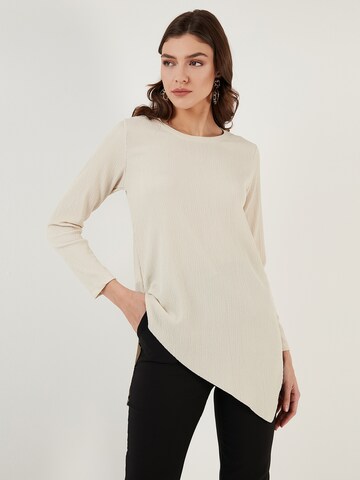 LELA Blouse in Beige: voorkant