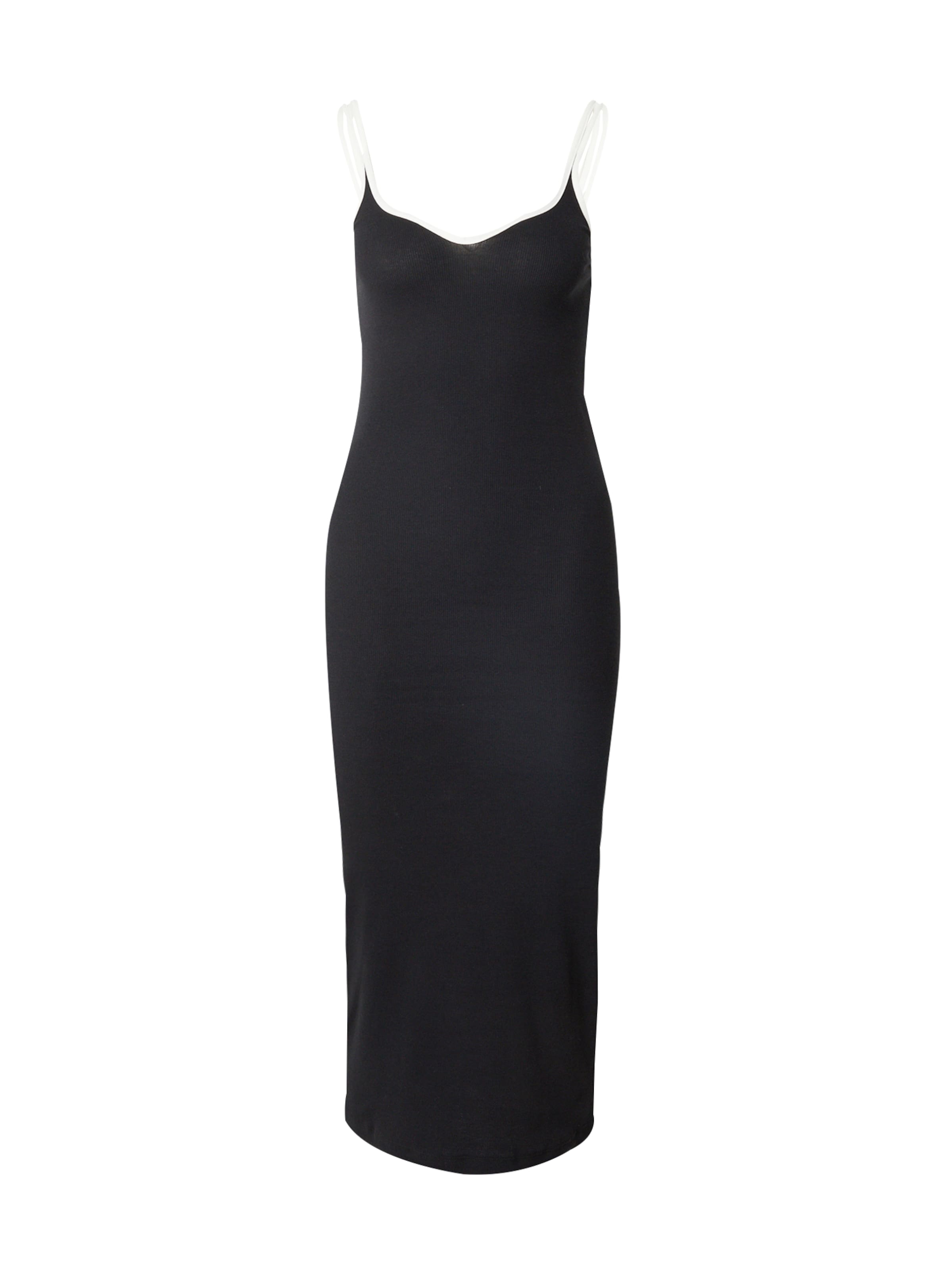 Noisy may Dress 'NMRALLY' in Black: front