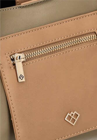 Usha Schoudertas in Beige