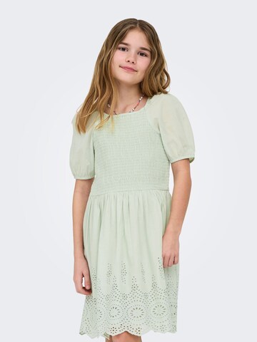 Robe 'KOGBONDI' ONLY GIRLS en vert : devant