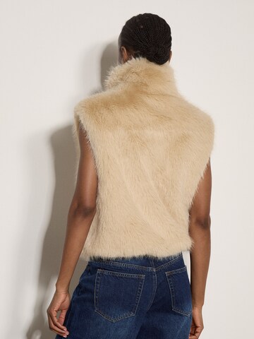 Apricot Gilet ' ' in Beige