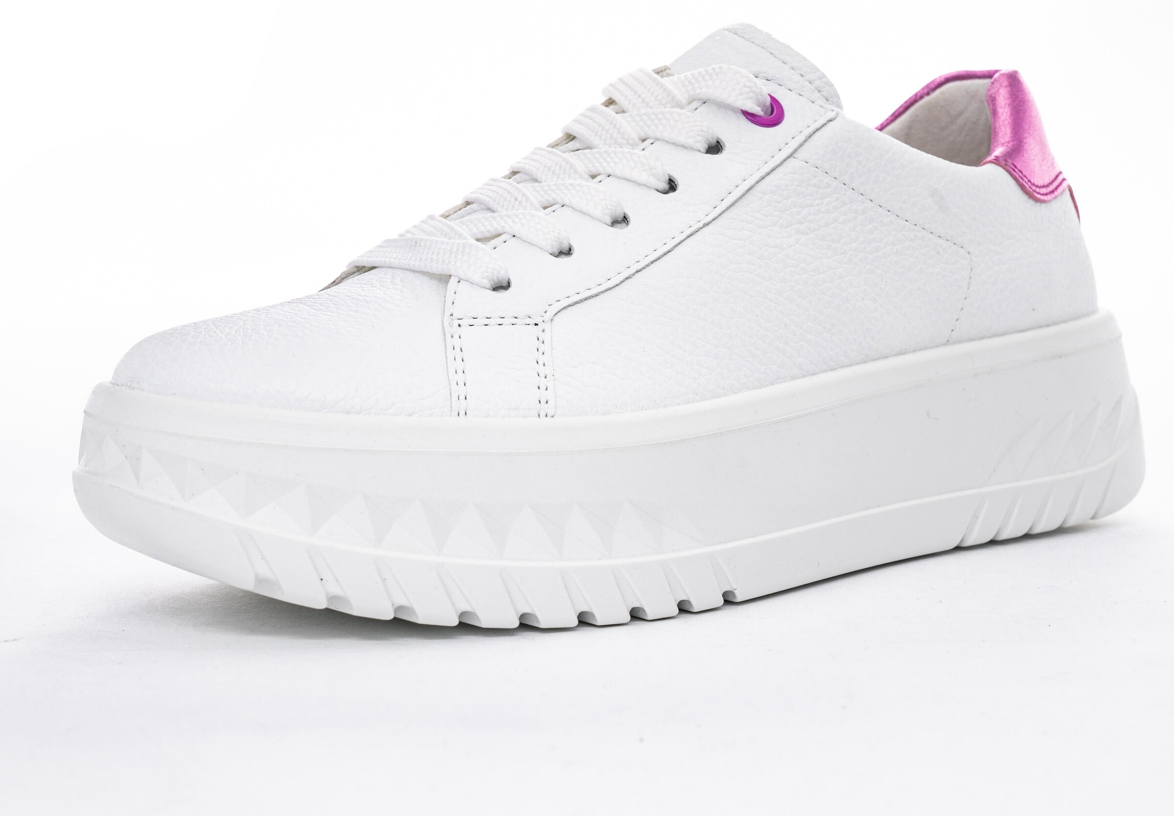 ARA Sneakers in White: front