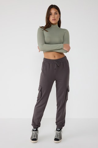 No Matter What Tapered Cargo trousers in Grey: front