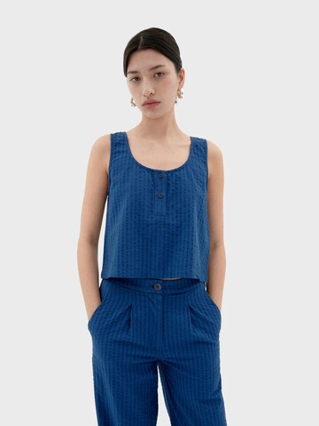Thinking MU Top 'JUSTINE' in Blue: front