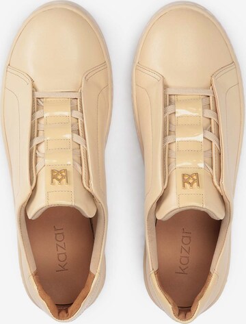 Sneaker bassa di Kazar in beige