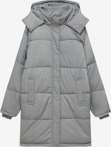 Pull&Bear Зимно палто в сиво: отпред