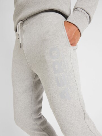 AÉROPOSTALE - Tapered Pantalón deportivo en gris