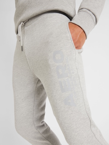 Effilé Pantalon de sport AÉROPOSTALE en gris