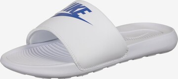 Scarpe da spiaggia / da bagno 'VICTORI ONE SLIDE' di Nike Sportswear in bianco: frontale