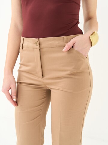 Camomilla Italia Regular Trousers with creases 'Clair-D' in Beige
