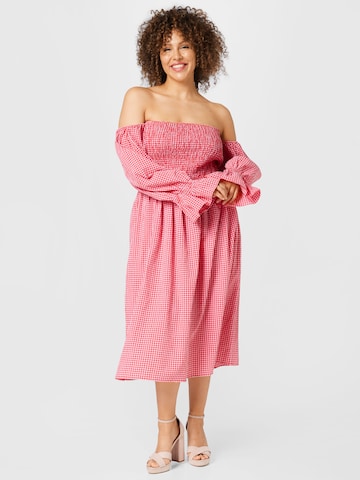 Robe d’été Nasty Gal Plus en rouge : devant