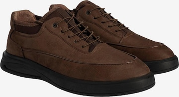 Slip on 'Trainer' Desa en marron : devant