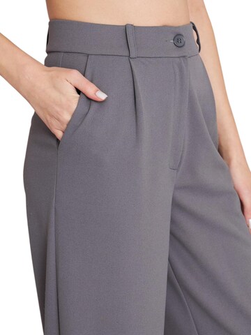 fashionshowcase Wide Leg Bundfaltenhose 'Seyra' in Grau