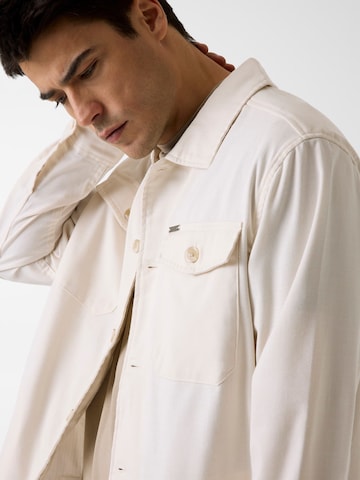 GUESS Regular Fit Hemd in Beige