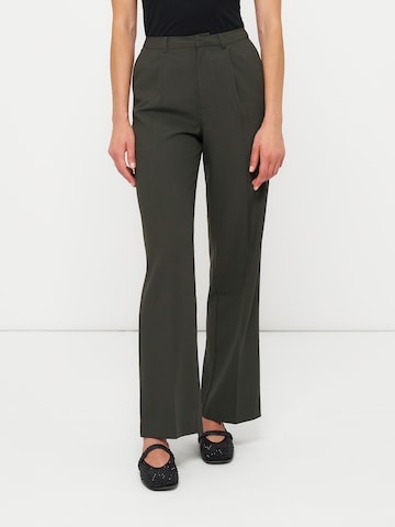 Anna Field - regular Pantalón plisado en verde: frente