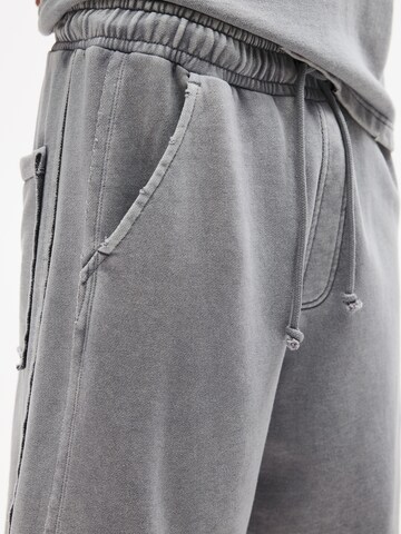 Pull&Bear Baggy Nadrág 'STWD' - szürke