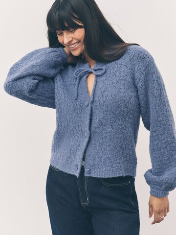 Next Strickjacke in Blau