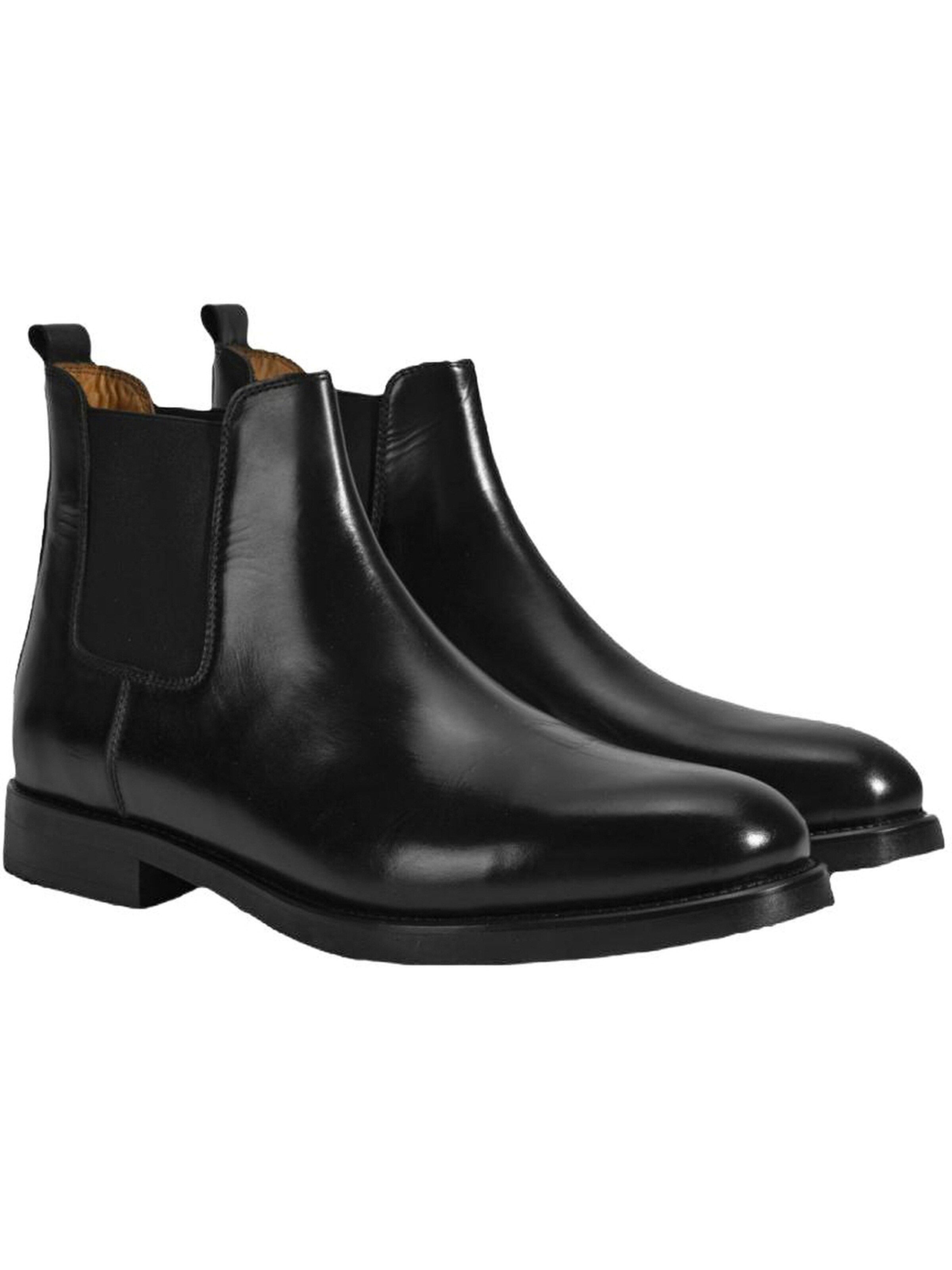 Desa Boots in Black: front