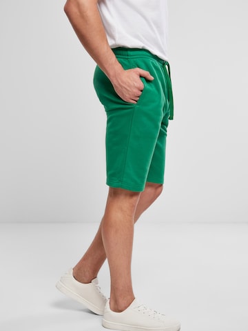 Urban Classics Regular Pants in Green