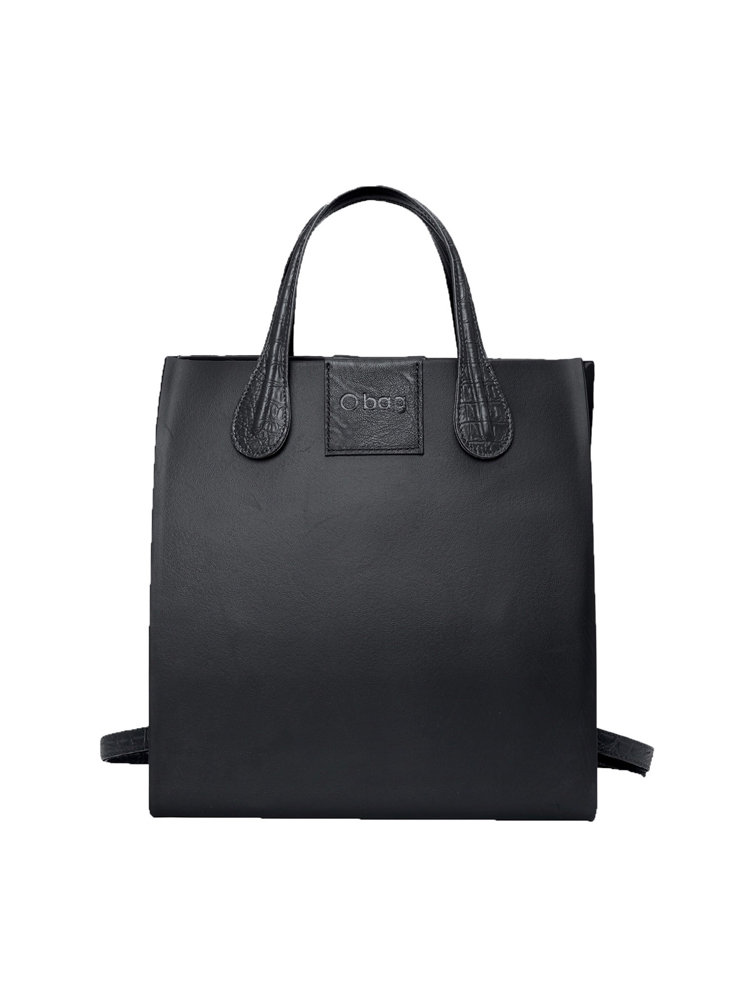 O bag Shoulder Bag in Black: front