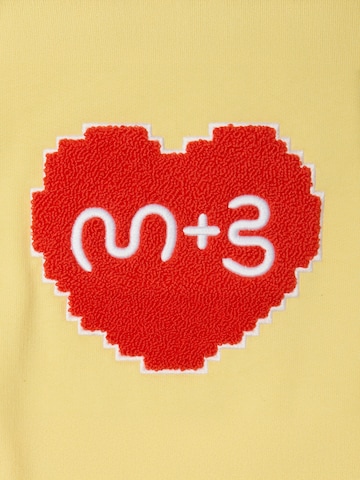 Maru + Bo Sweatshirt 'SPLIT SIDE EMBROIDERED HEART SWEATSHIRT'‌‌‌‌‌‌‌‌ in Gelb