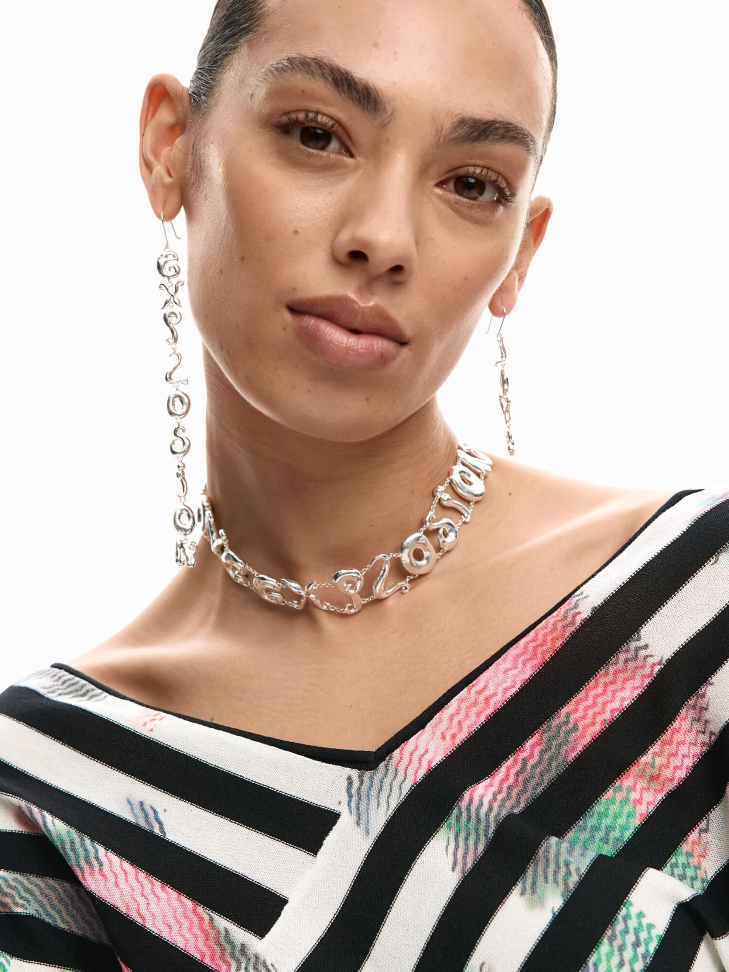 Desigual Sweter w kolorze czarny