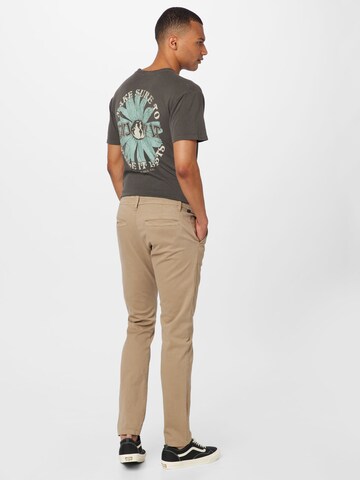 QSregular Chino hlače - smeđa boja