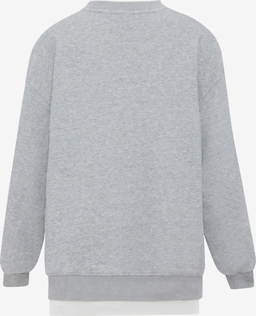 HOMEBASE Sweatshirt in Grau