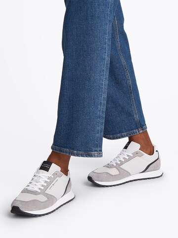 Sneaker bassa di TOMMY HILFIGER in grigio