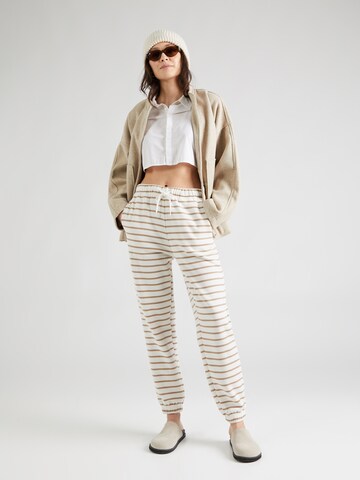 Effilé Pantalon 'CHILLI' PIECES en blanc