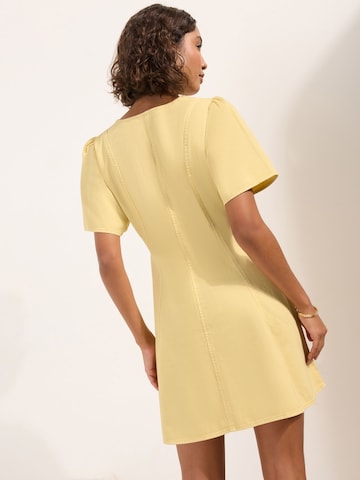 Friends Like These Mekko värissä keltainen