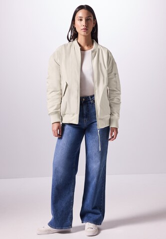 Street One Studio Schimmernder Blouson in Beige