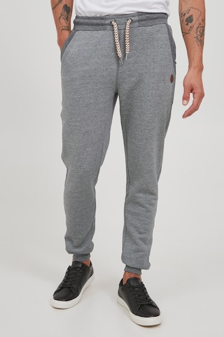 !Solid Regular Pants 'Nafado' in Grey: front