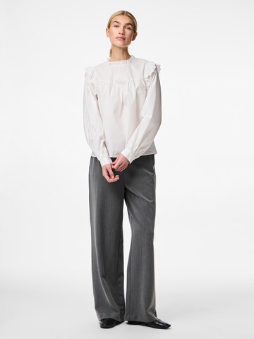 Camicia da donna 'VELA' di PIECES in bianco