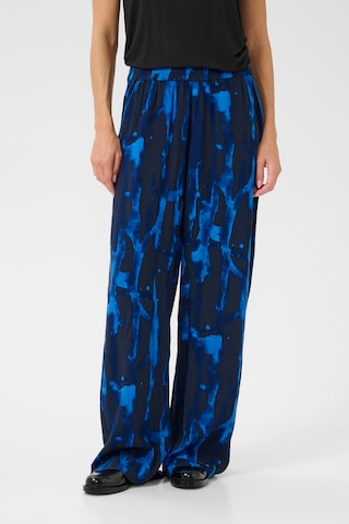 CULTURE Loose fit Trousers 'Ashley Chaina' in Blue: front