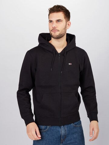 Tommy Jeans Regular Fit Sweatjacke in Schwarz: predná strana