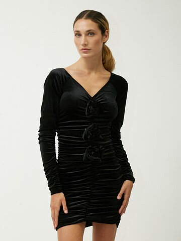 Influencer Dress 'Velvet' in Black: front