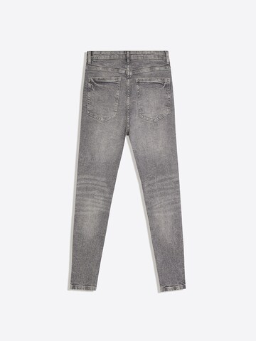 Bershka Дънки Tapered Leg Дънки в сиво