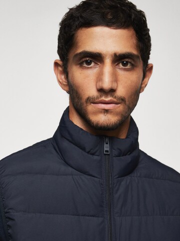 Gilet 'Gorryst' MANGO MAN en bleu