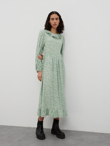 EDITED Dress 'Diego' in Green: front