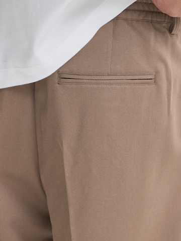 Casual Friday Loose fit Pleat-Front Pants 'CFGrant' in Brown