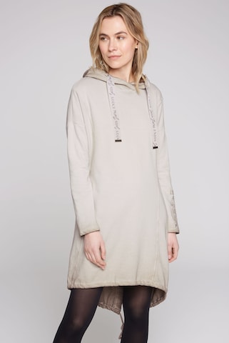 Soccx Dress in Beige: front