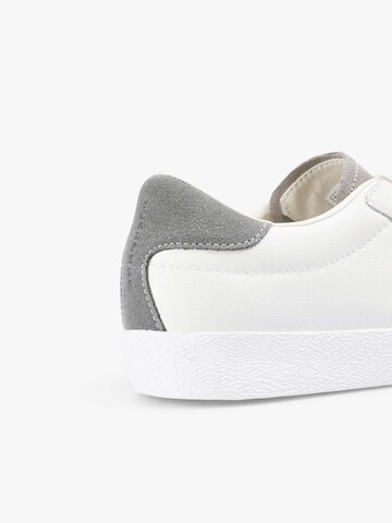 balts Scalpers Zemie brīvā laika apavi ' '