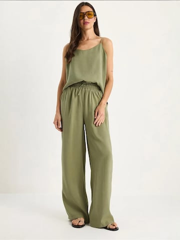 Bianco Lucci - Roupa de casa 'Zweiteiliges Set' em verde: frente