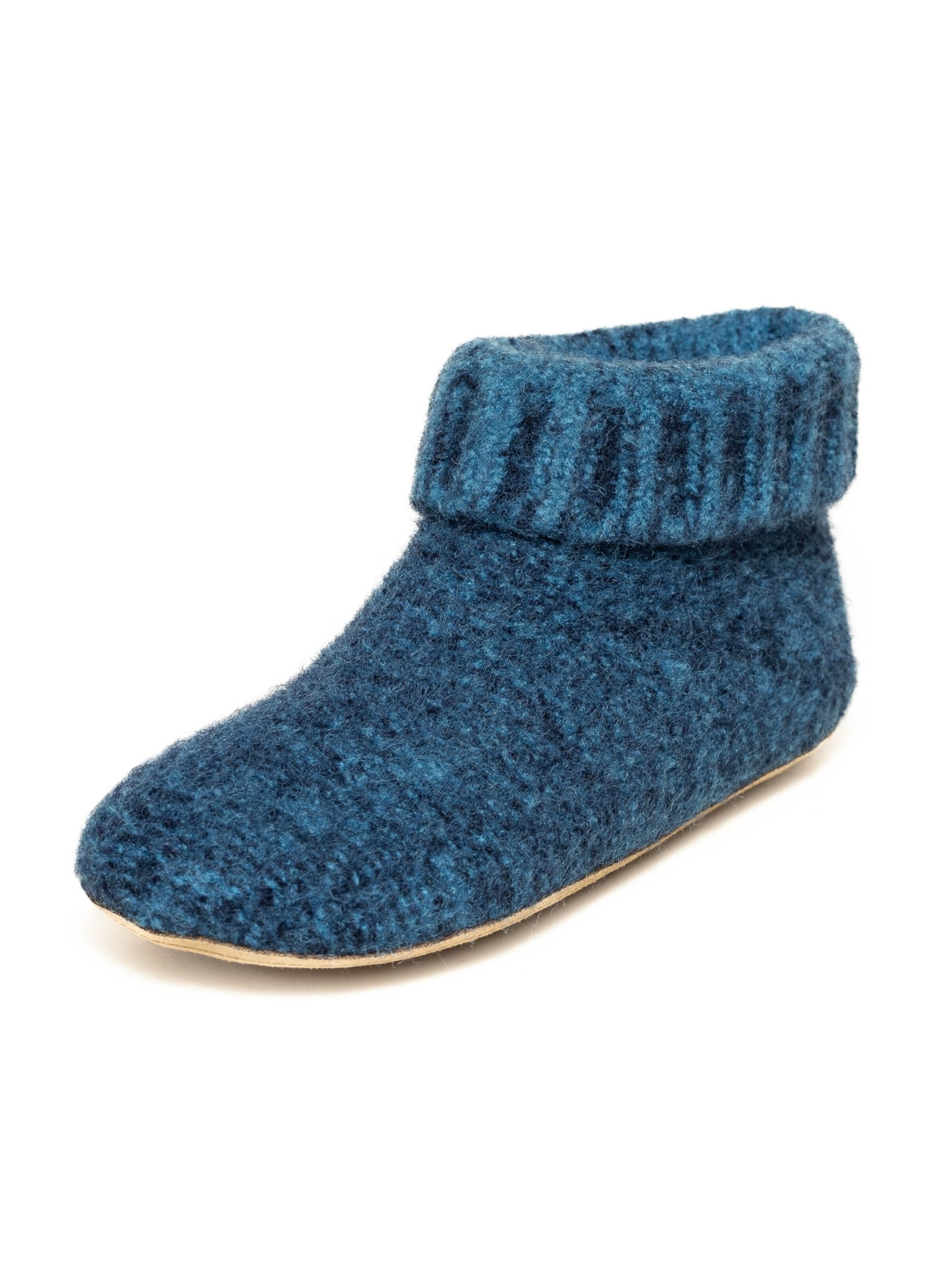 Gottstein Slippers 'Hüttenschuhe Knit Boot' in Blue: front