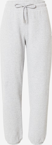 DKNY Performance - Tapered Pantalón deportivo en gris: frente